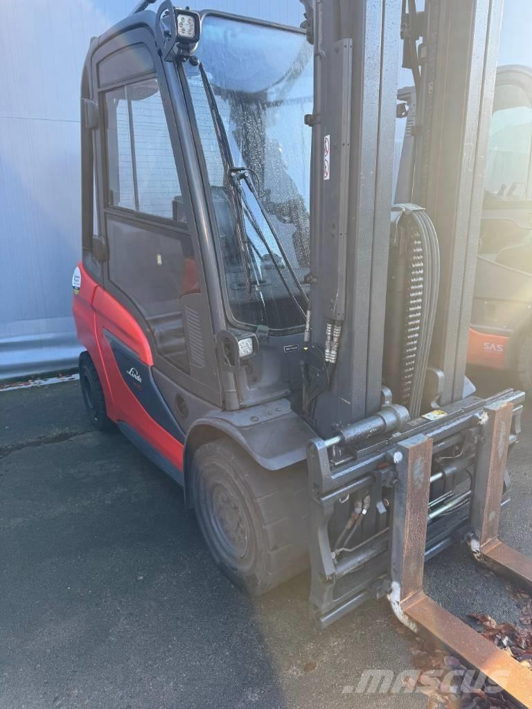 Linde H30D-01 Tehnika ar dīzeļa dzinēju