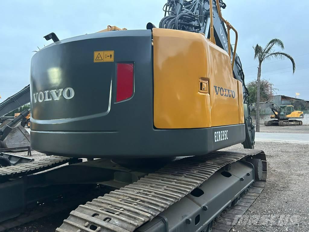 Volvo ECR 235 Kāpurķēžu ekskavatori