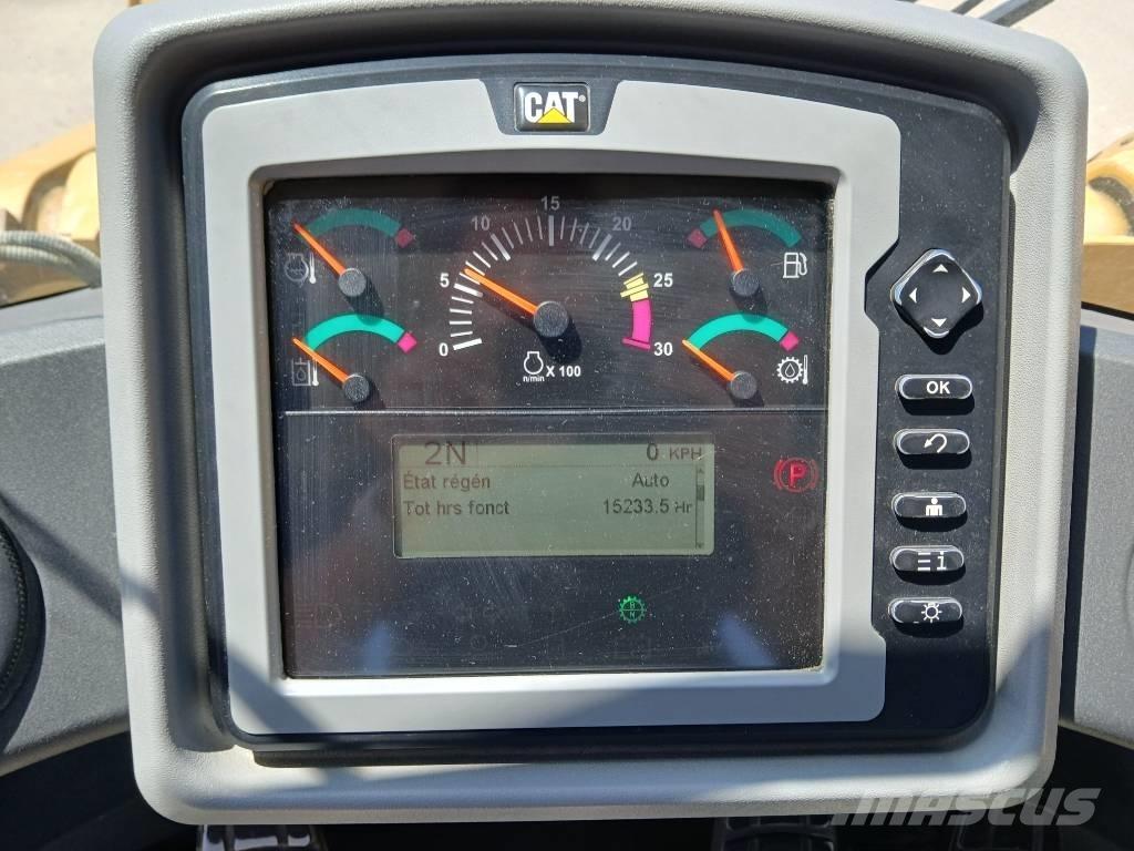 CAT 972 K Iekrāvēji uz riteņiem