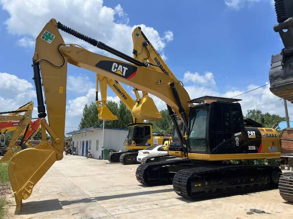 CAT 323DL Kāpurķēžu ekskavatori