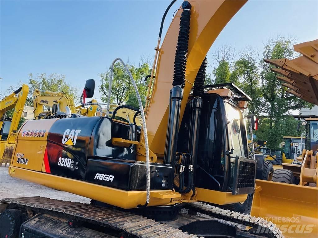 CAT 320d2l Kāpurķēžu ekskavatori