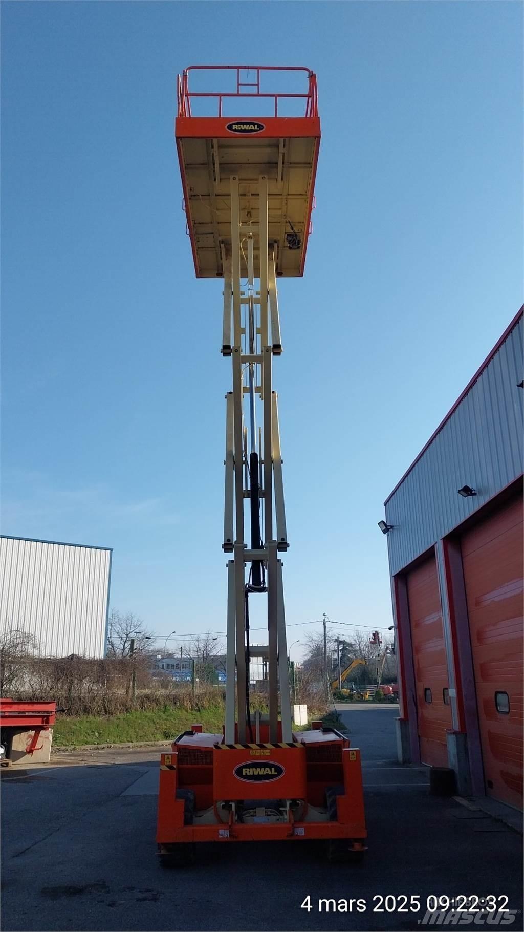 JLG 3394RT Šķerveida pacēlāji