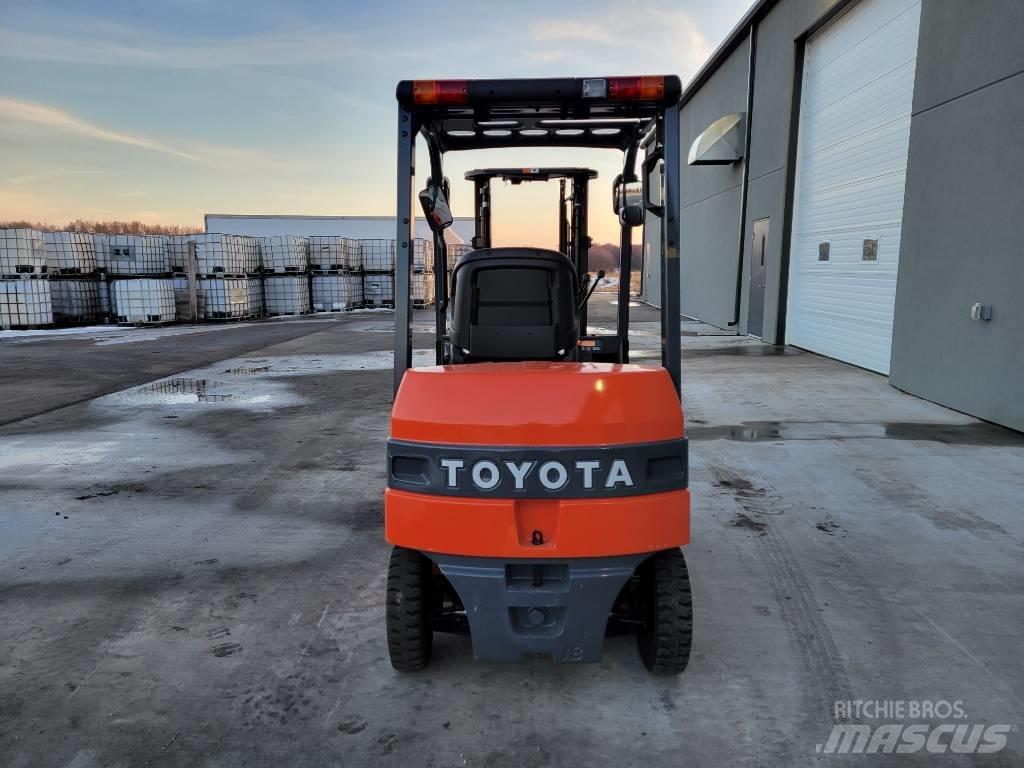 Toyota 8FB25 Elektriskie iekrāvēji