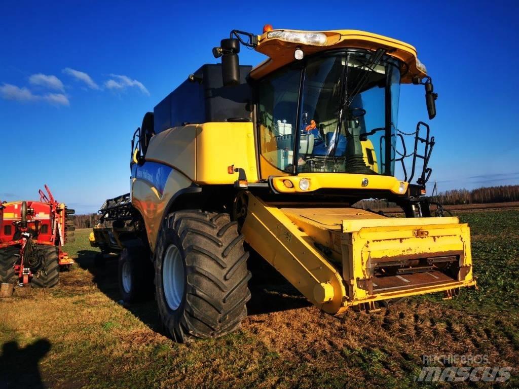 New Holland CX 8080 Ražas novākšanas kombaini