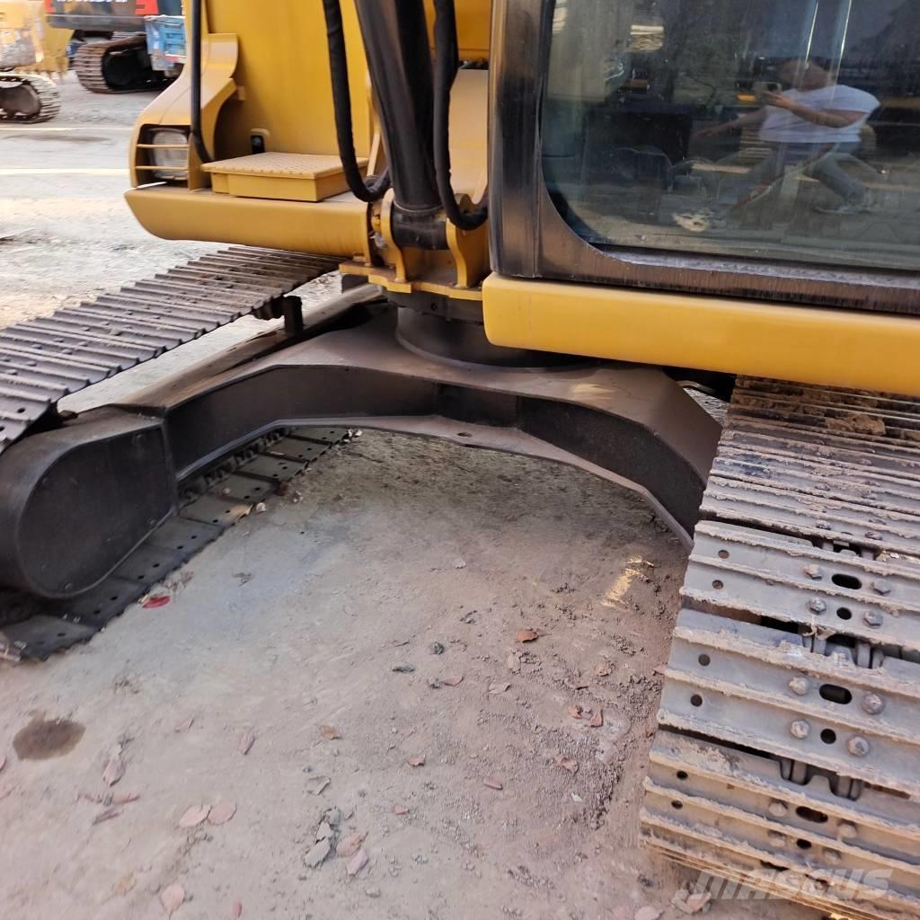 CAT 307 D Vidēja lieluma ekskavatori 7 t - 12 t