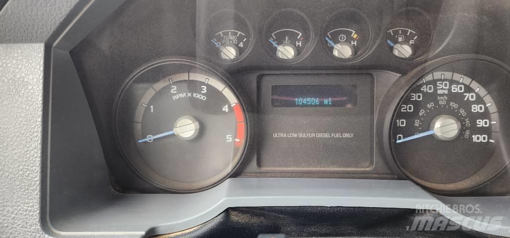 Ford F 450 XL SD Vieglais kravas automobilis/izkraušana no sāniem
