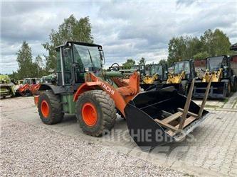 Hitachi ZW 150 Iekrāvēji uz riteņiem