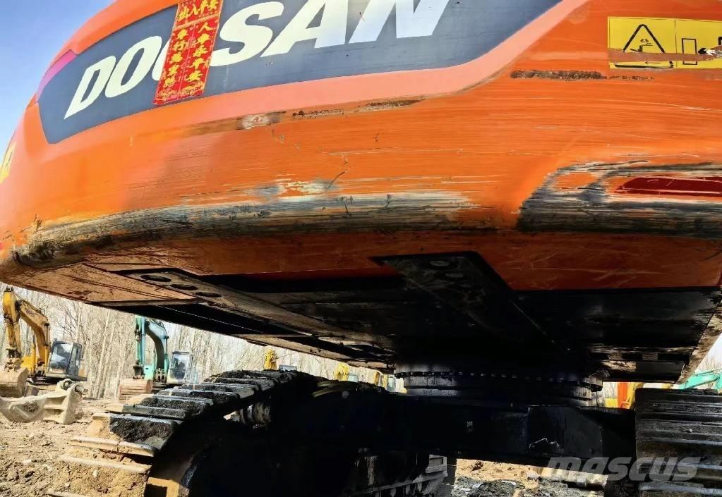 Doosan DX 500 LC Kāpurķēžu ekskavatori