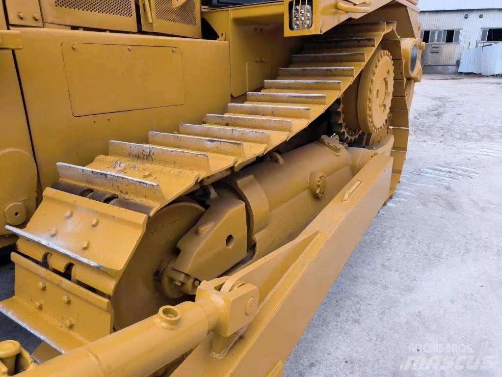 CAT D 8 R Kāpurķēžu buldozeri
