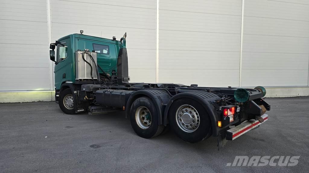 Scania R-serie Treileri ar āķi
