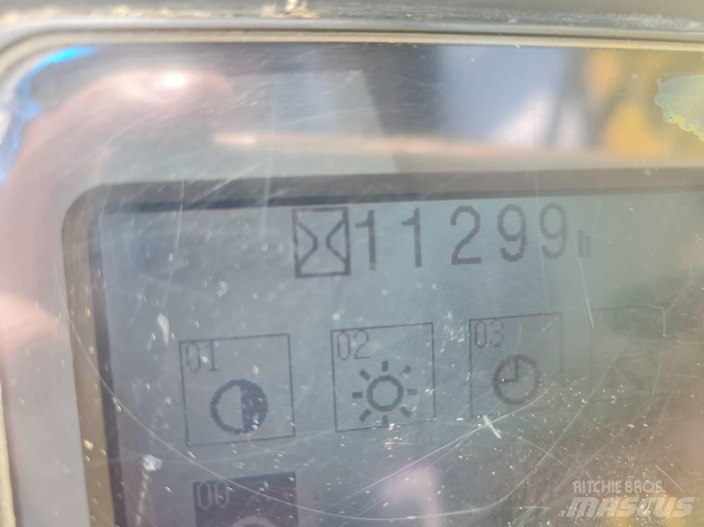 Komatsu PW 140-7 Ekskavatori uz riteņiem