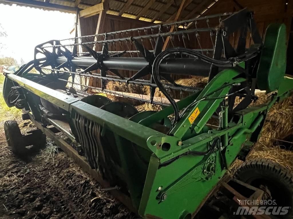 John Deere 1470 Ražas novākšanas kombaini