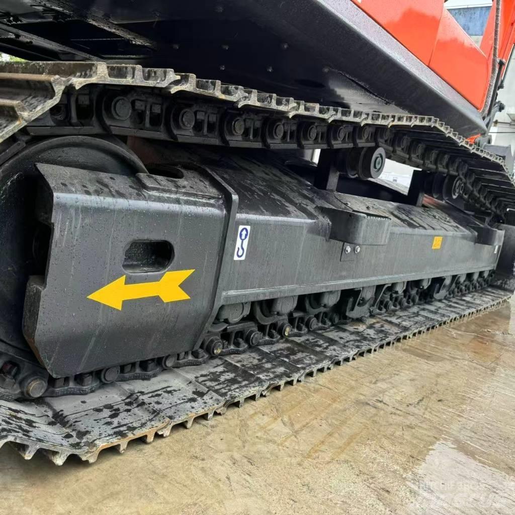 Doosan DX 225 LCA Kāpurķēžu ekskavatori