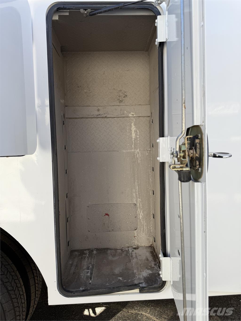 Ford F550 Pilsētas atkritumvedēji