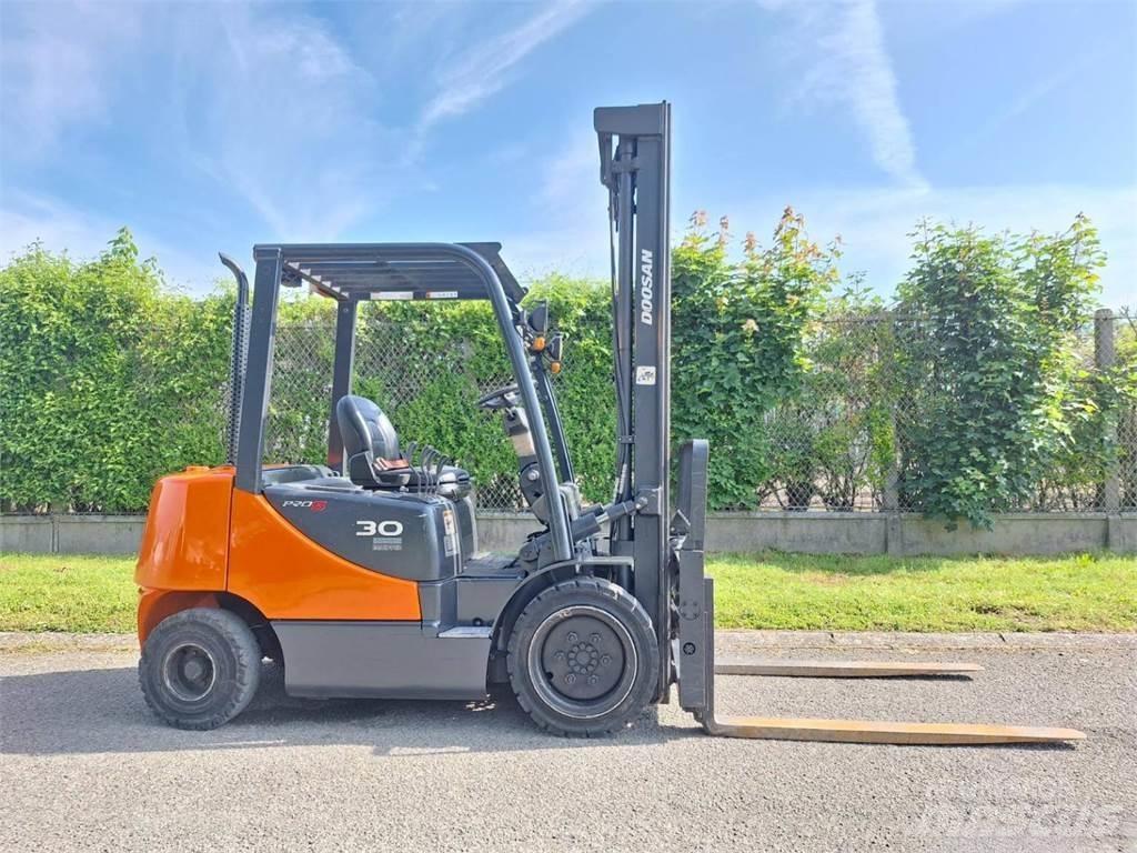 Doosan D30S 5 Autokrāvēji - citi