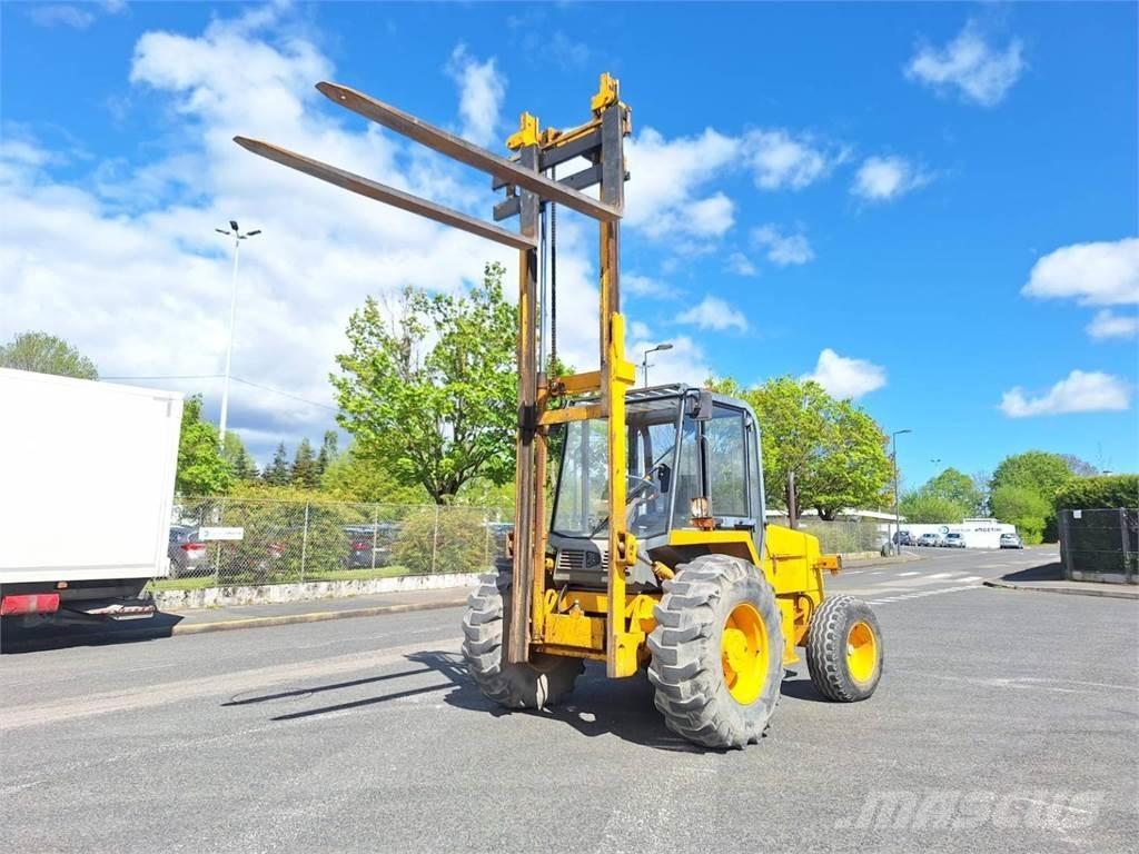 JCB 930-2 Apvidus autokrāvējs