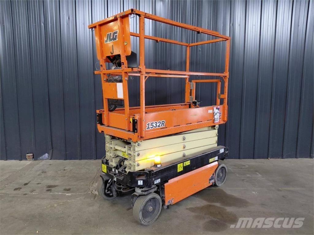 JLG 1532R Šķerveida pacēlāji