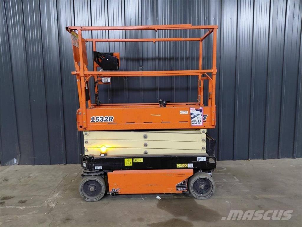 JLG 1532R Šķerveida pacēlāji