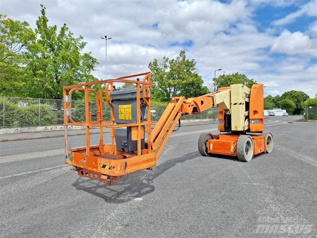 JLG E300AJP Citi pacēlāji un platformas