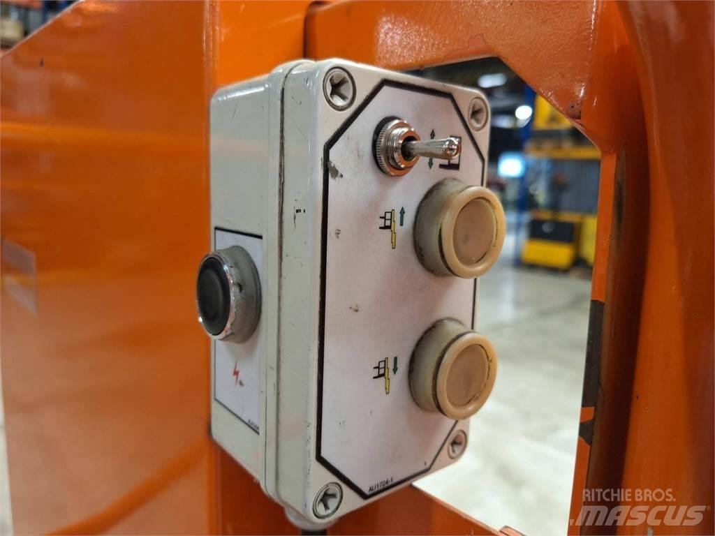 JLG TOUCAN DUO Citi pacēlāji un platformas