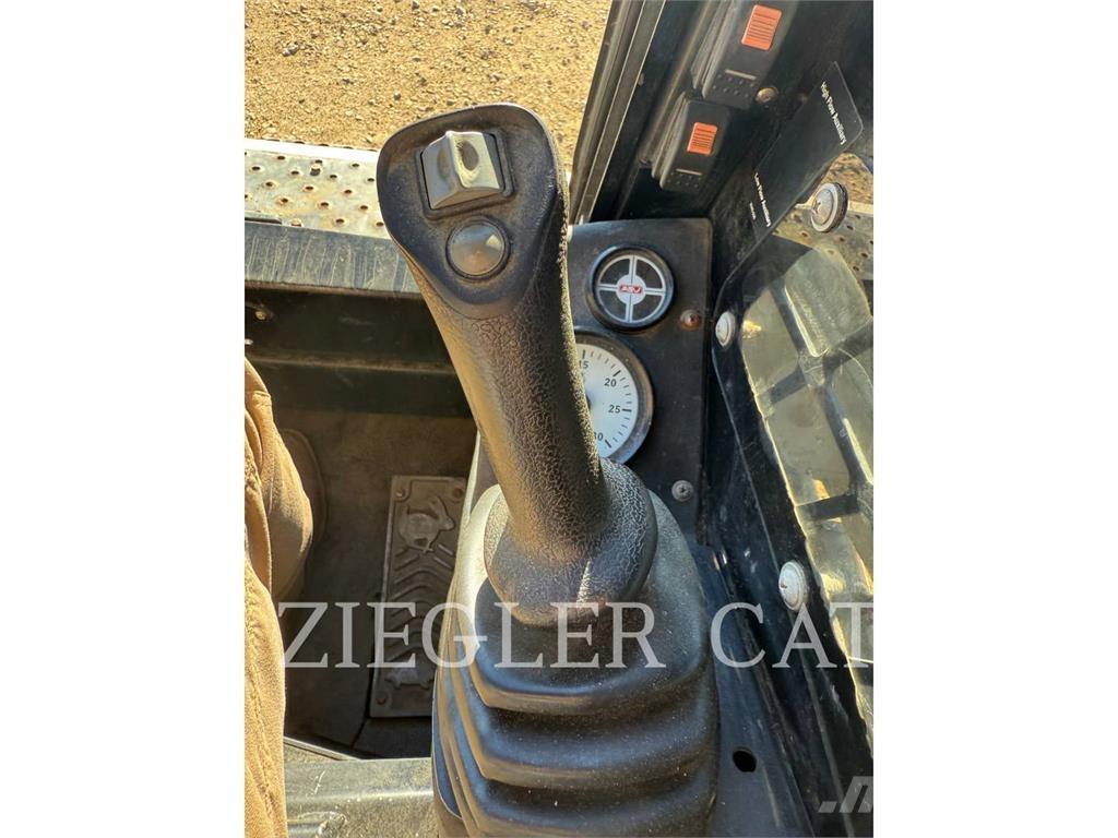 ASV PT80 Kāpurķēžu iekrāvēji