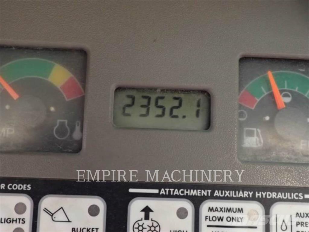 Bobcat S175 Lietoti riteņu kompaktiekrāvēji