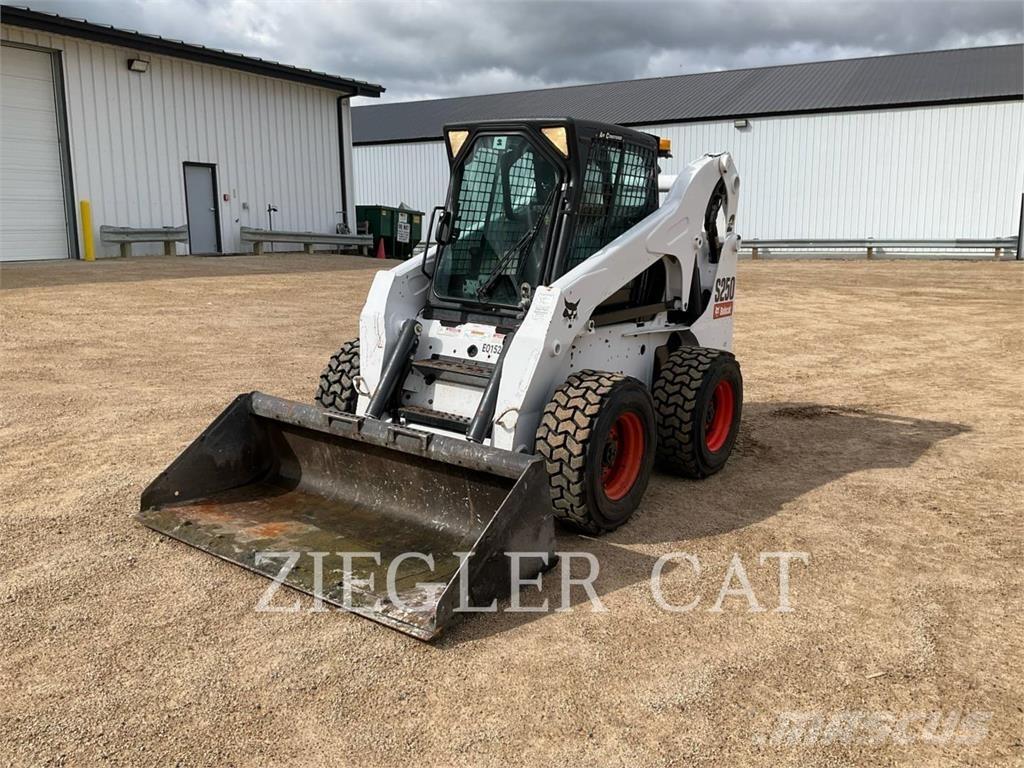 Bobcat S250 Lietoti riteņu kompaktiekrāvēji