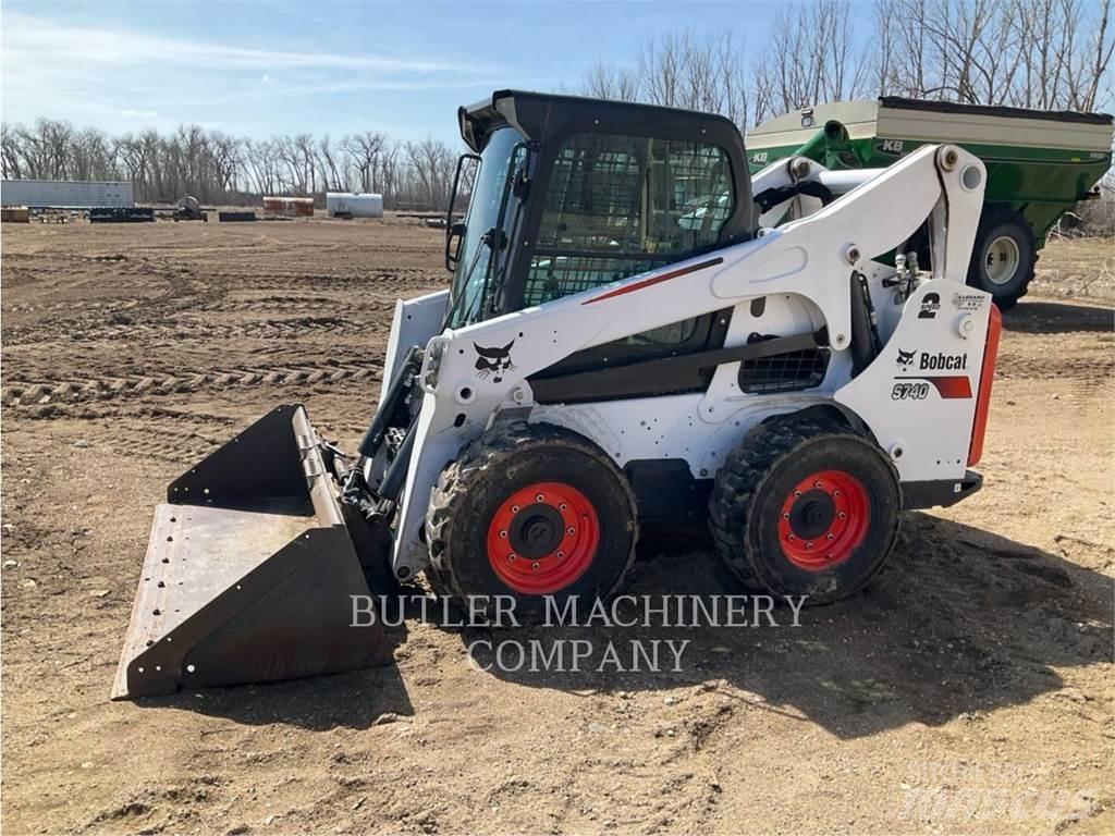 Bobcat S740 Lietoti riteņu kompaktiekrāvēji