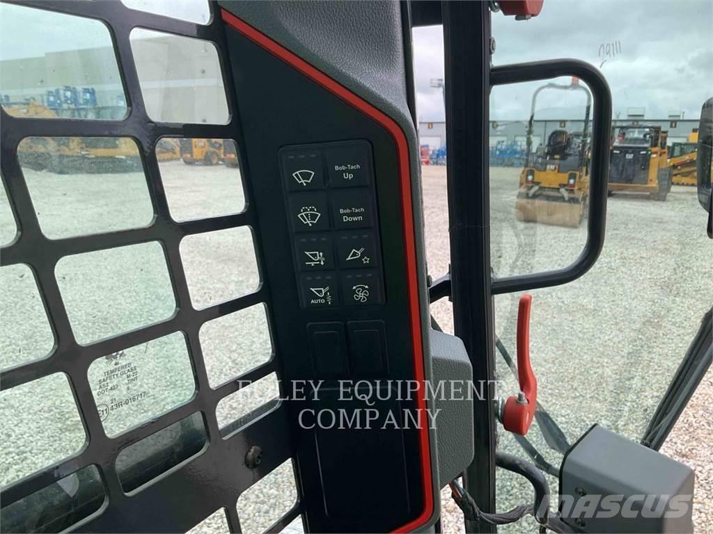Bobcat T66 Lietoti riteņu kompaktiekrāvēji
