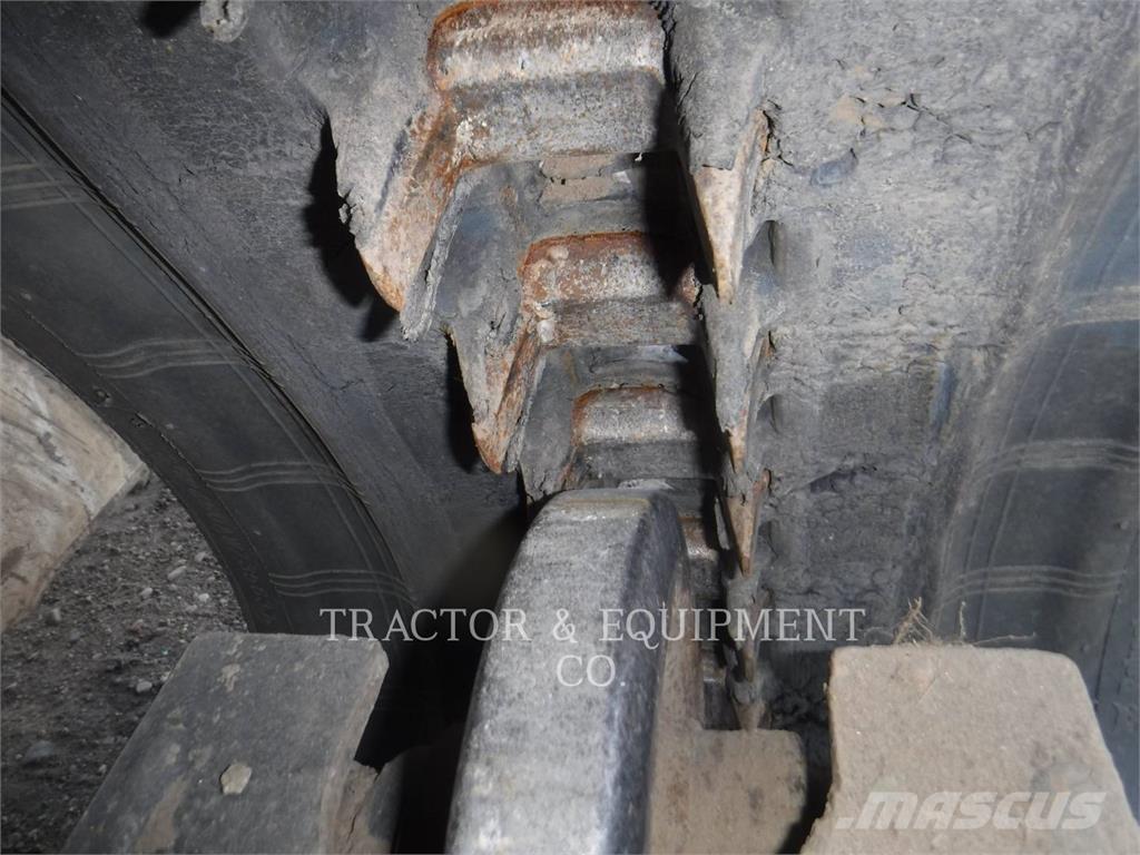 Bobcat T76 Lietoti riteņu kompaktiekrāvēji