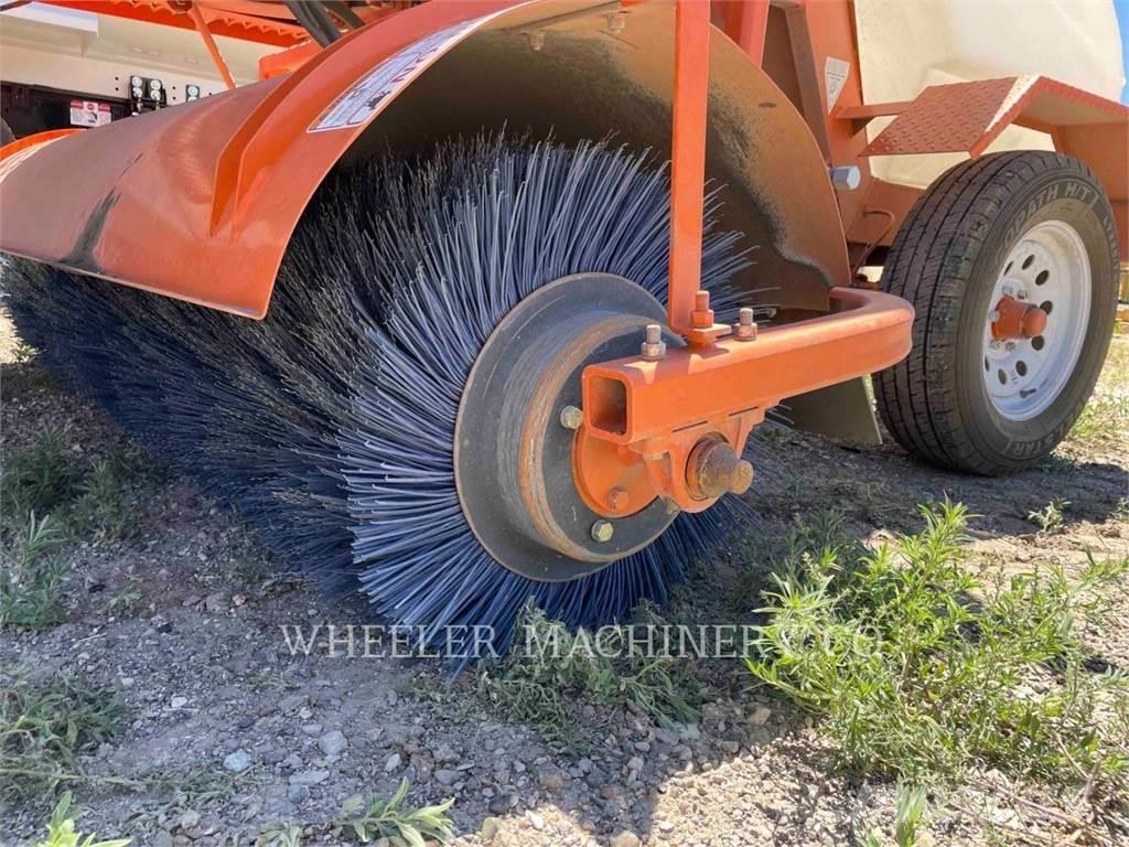 Broce BROOM 4 Ielu tīrīšanas mašīnas