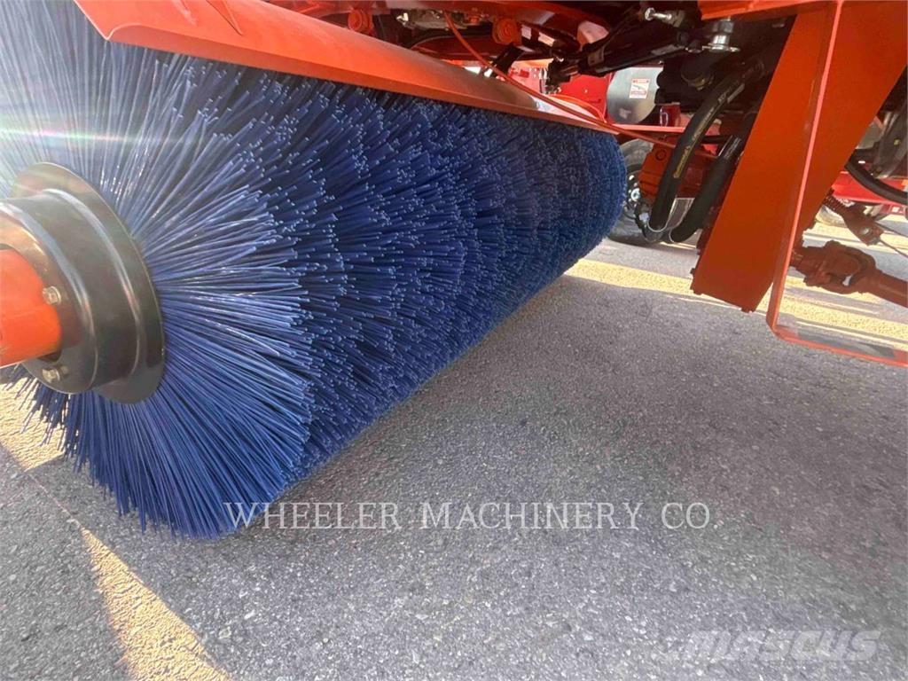 Broce BROOM 4 Ielu tīrīšanas mašīnas