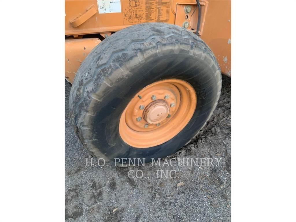 CASE 580SN Ekskavatori-iekrāvēji