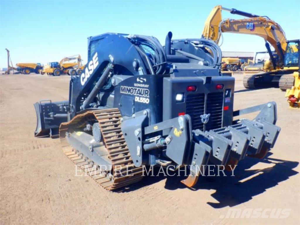 CASE DL550 Lietoti riteņu kompaktiekrāvēji