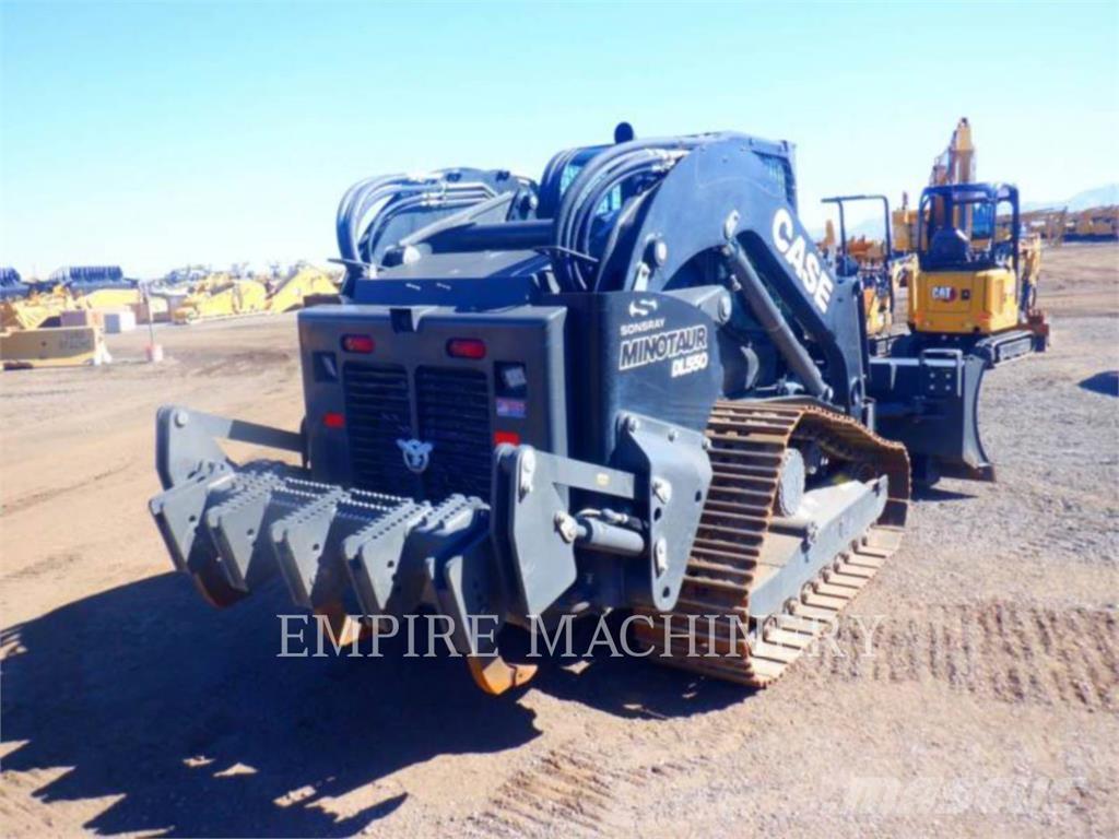 CASE DL550 Lietoti riteņu kompaktiekrāvēji