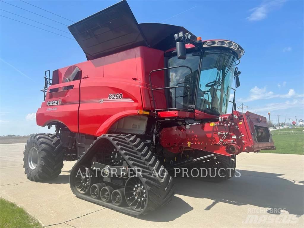 Case IH 8250 Ražas novākšanas kombaini