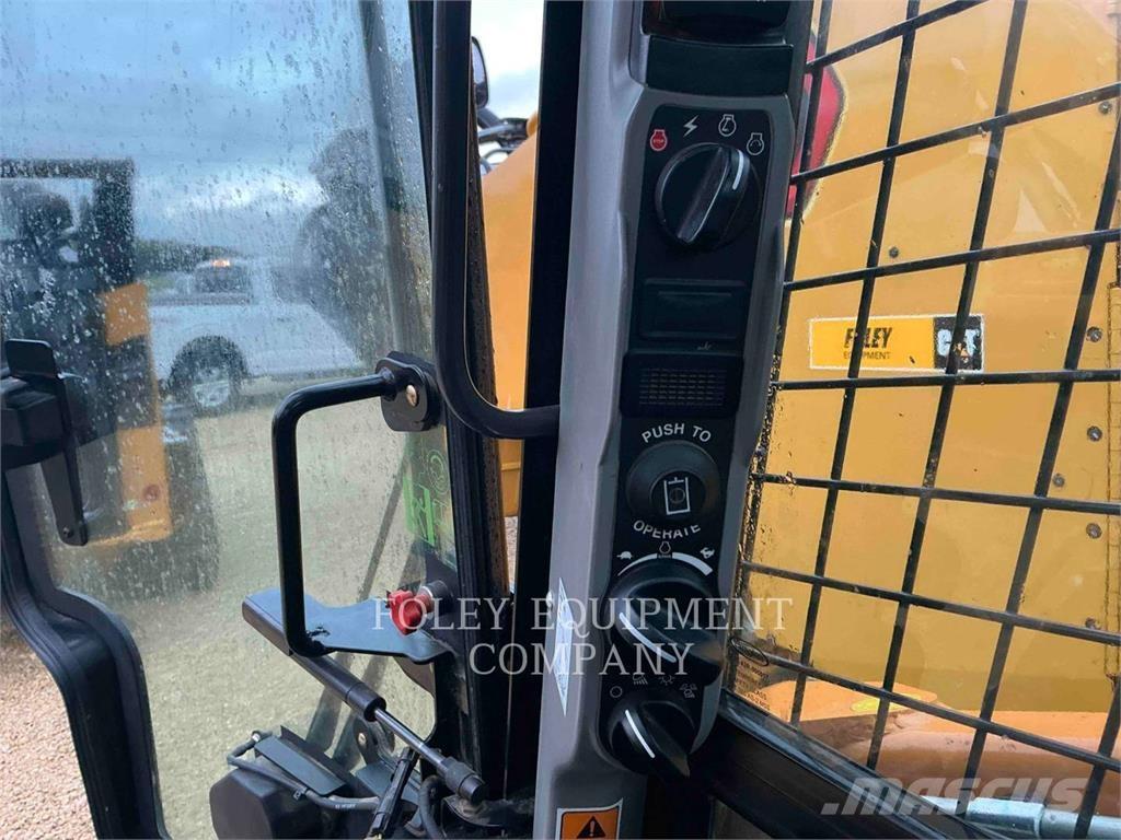 CASE SV280B Lietoti riteņu kompaktiekrāvēji