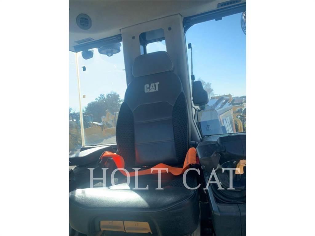 CAT 120AWD JOY Greideri
