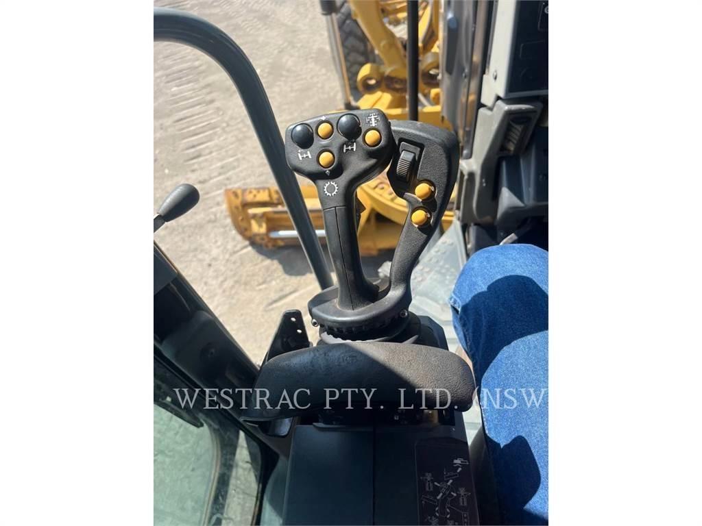 CAT 12M Greideri