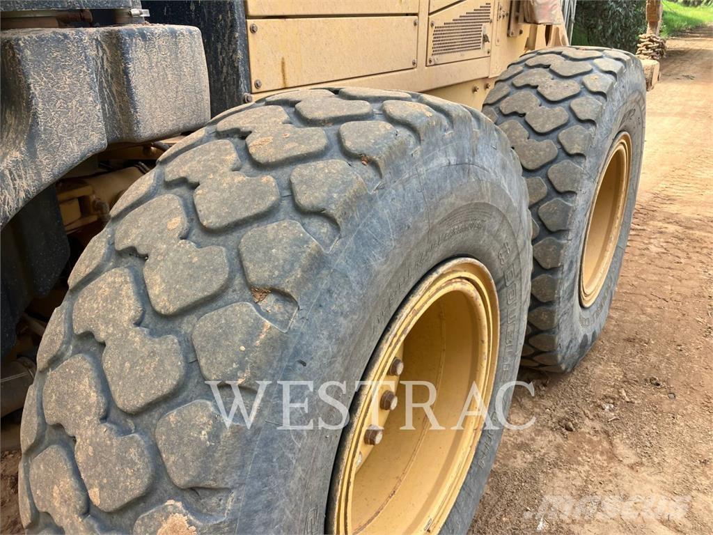 CAT 12M Greideri