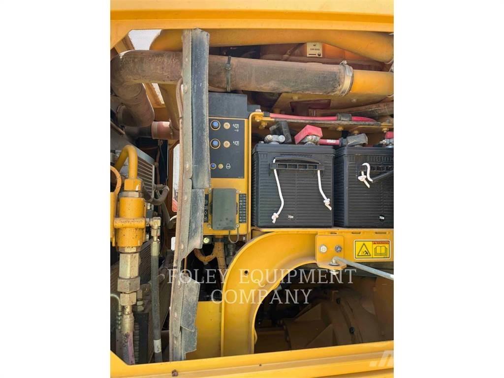 CAT 12M2 Greideri