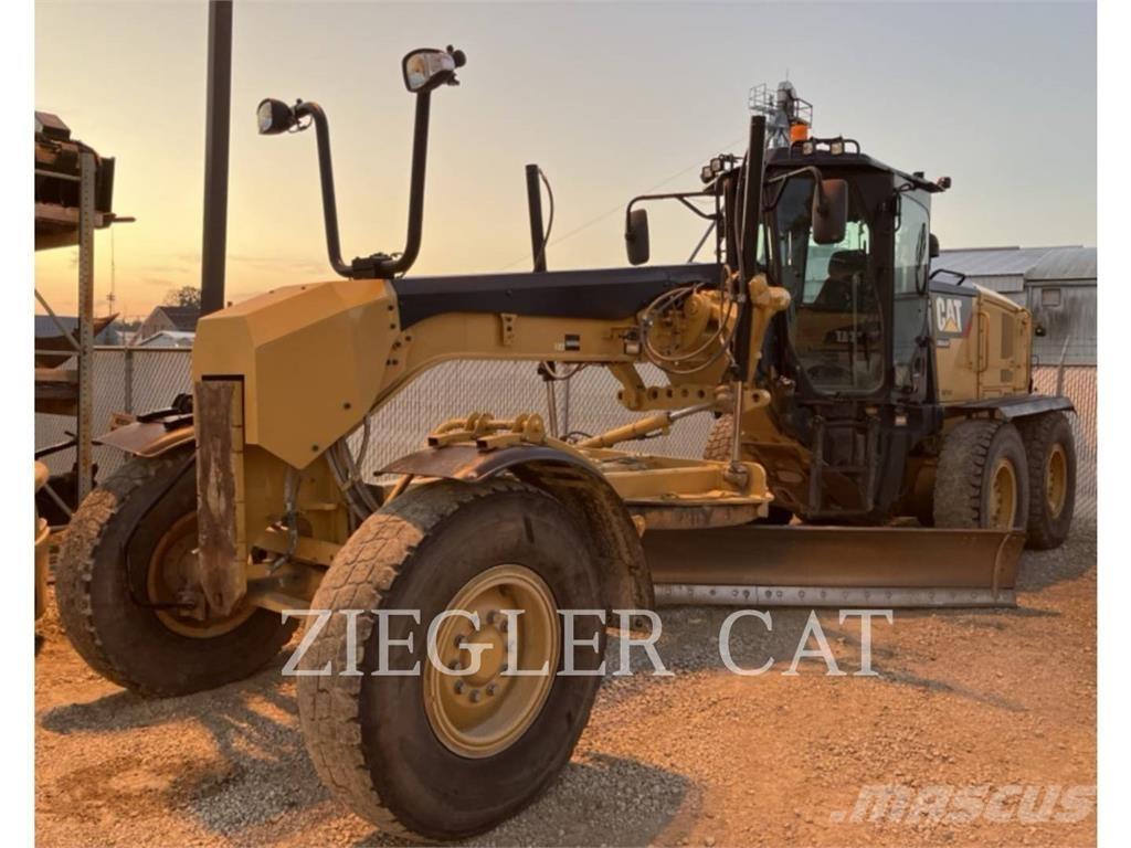 CAT 12M2 Greideri