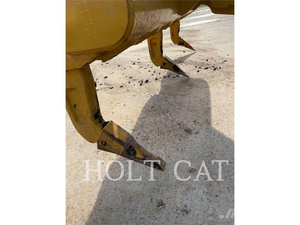 CAT 140 Greideri