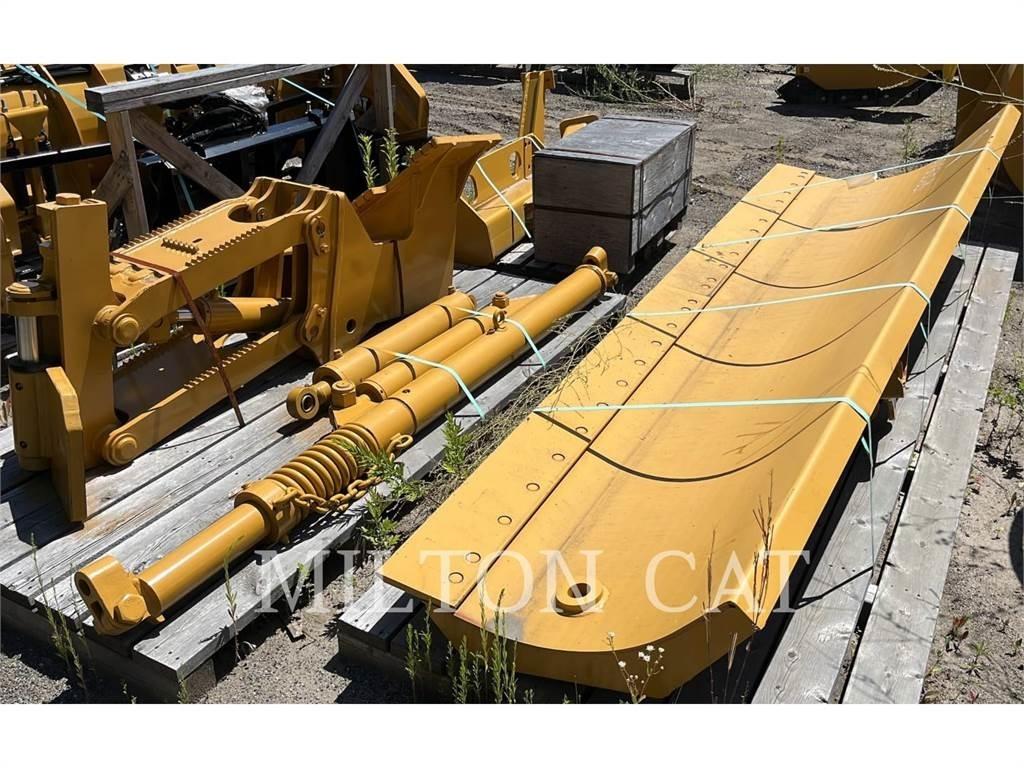 CAT 140 MASTLESS WING Sniega metēji