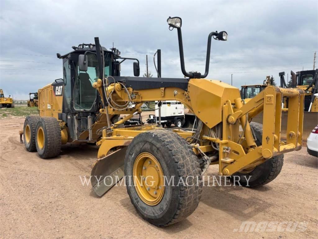 CAT 140M 2 Greideri