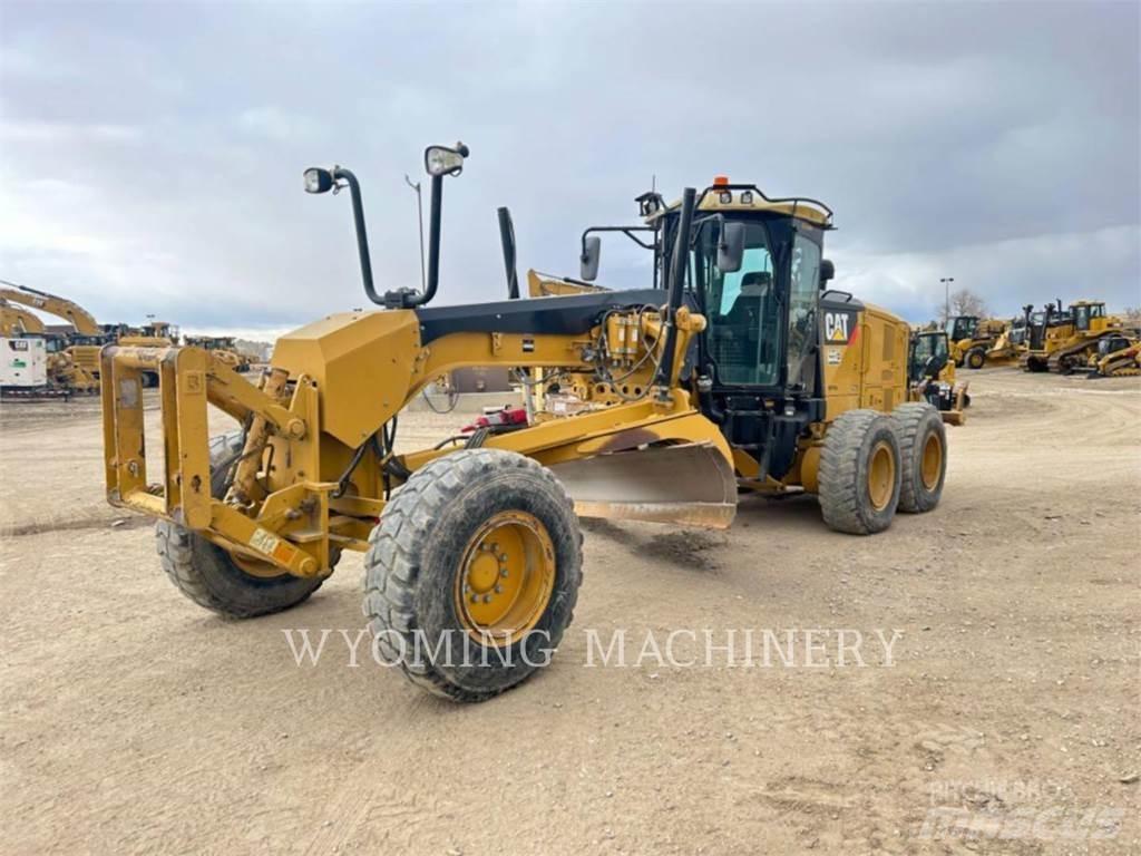 CAT 140M 2 Greideri