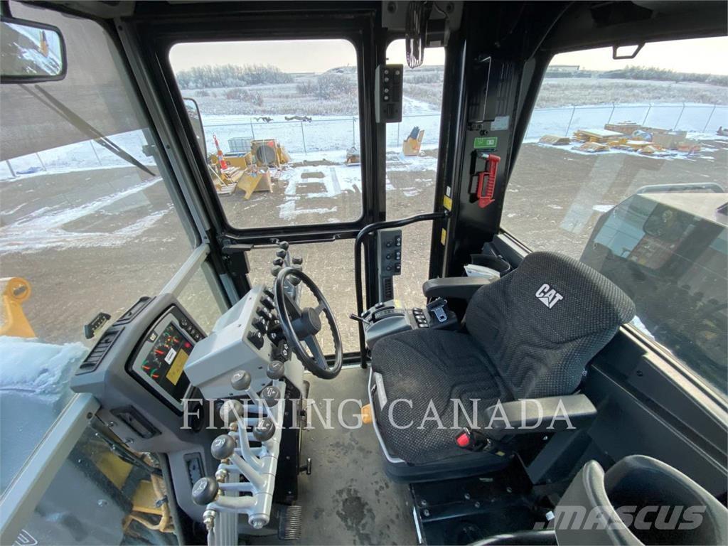 CAT 140M AWD Greideri