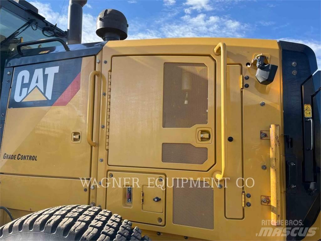 CAT 140M3 AWD Greideri