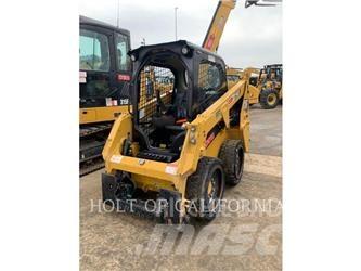 CAT 226 HF Lietoti riteņu kompaktiekrāvēji