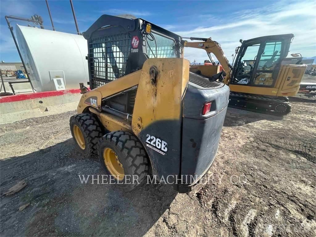 CAT 226B MA11 Lietoti riteņu kompaktiekrāvēji